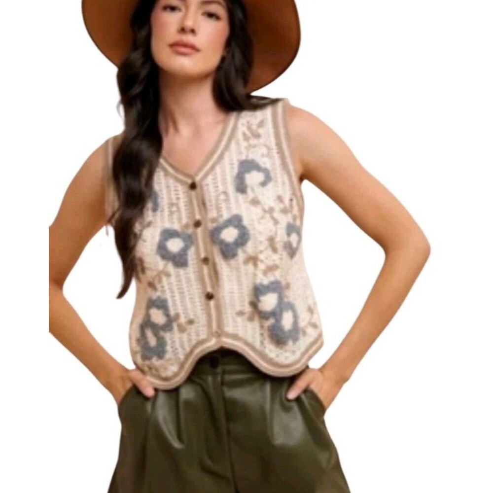 Crochet Vest Womens M 3D Embroidered Floral Grandmacore Cottage Prairie Cream